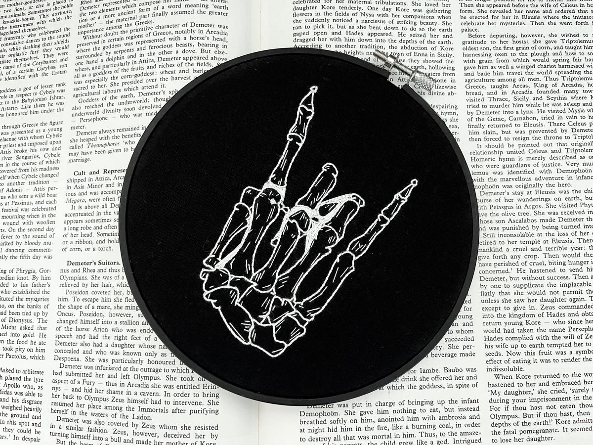 Skeleton Rock n Roll Hand