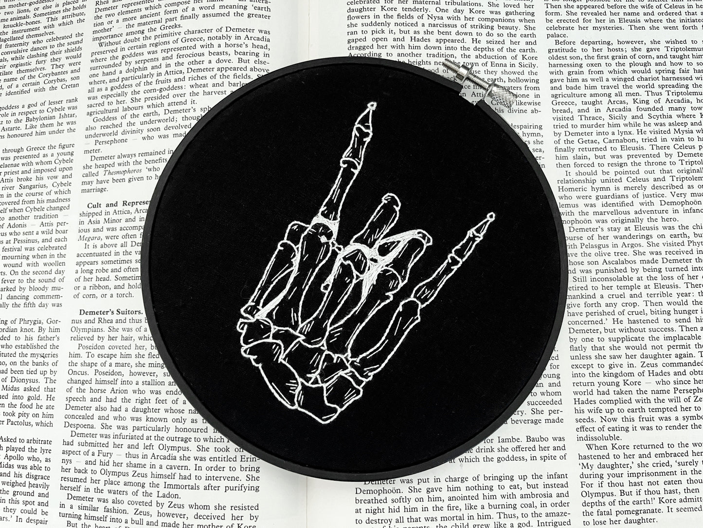 Skeleton Rock n Roll Hand